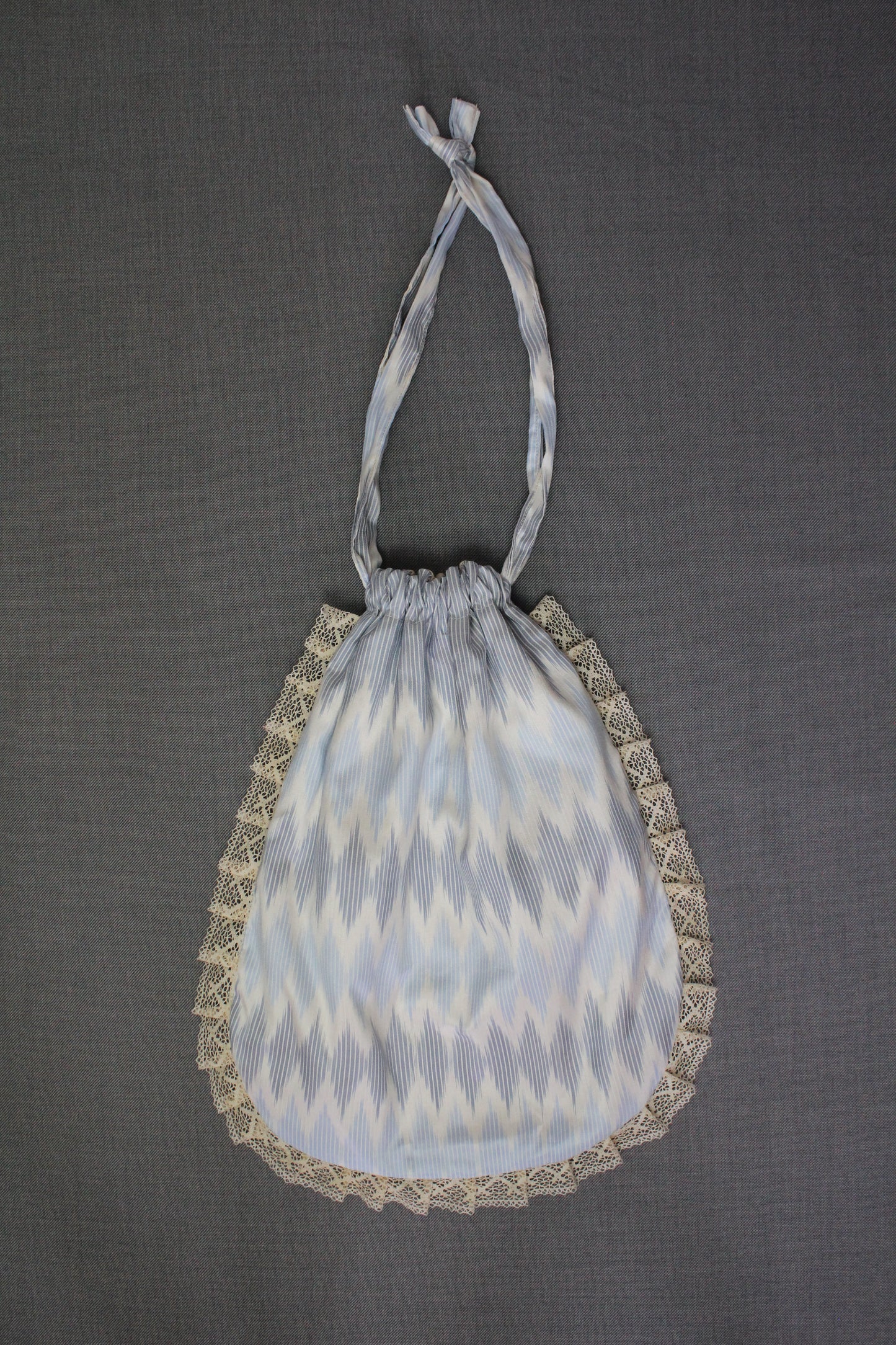 VAGABONDE BLEUE ET DENTELLE