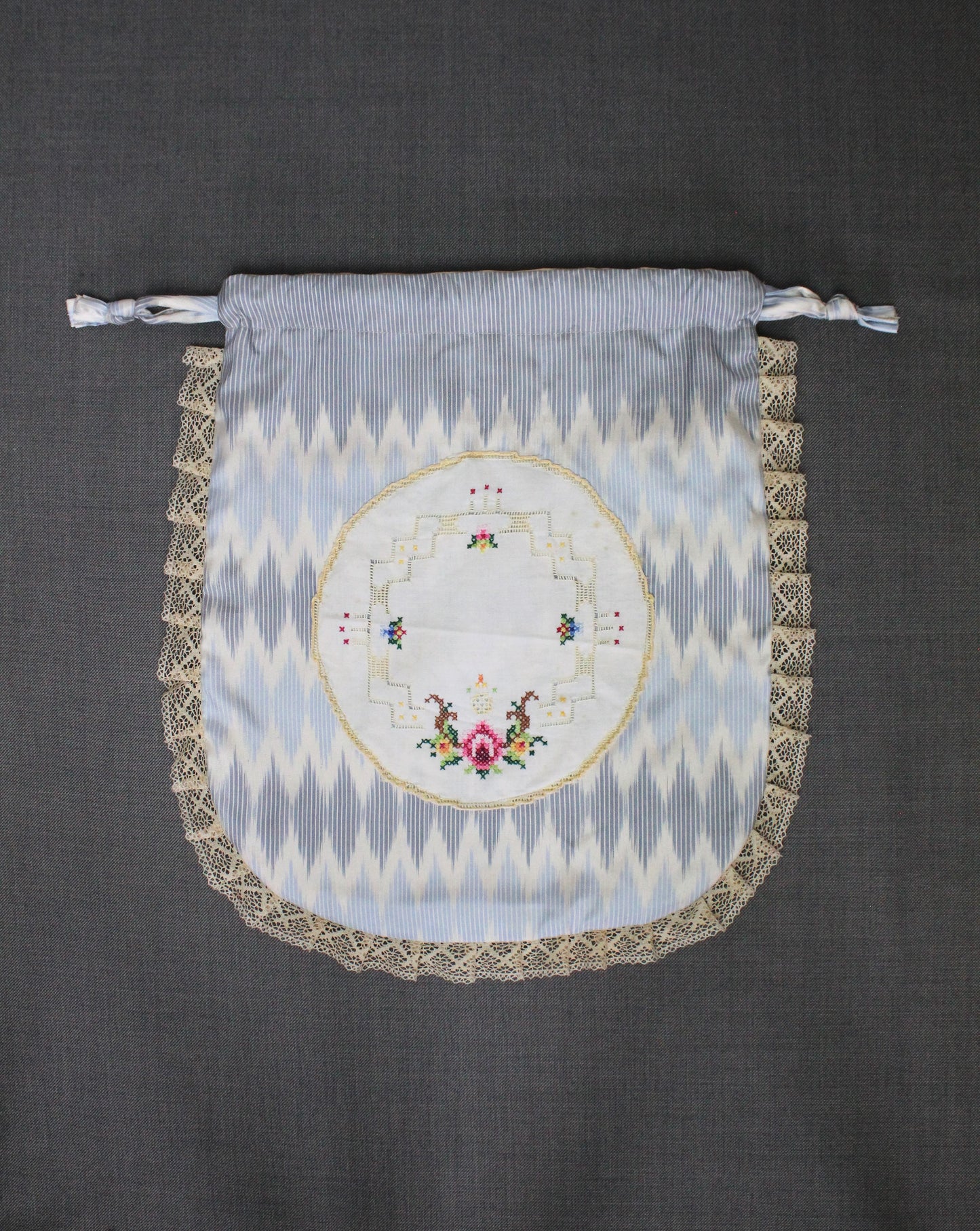 VAGABONDE BLEUE ET DENTELLE