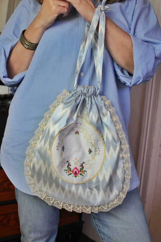 VAGABONDE BLEUE ET DENTELLE